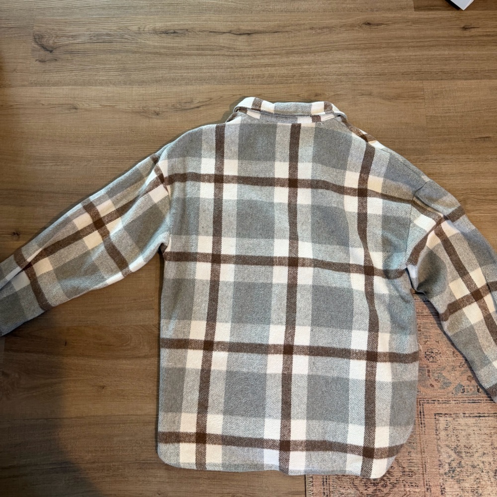 Women’s Shacket - Picture 3 of 3
